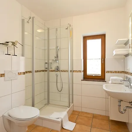 Haus Sarah 4 Am Lorenweg 10 * Göhren-Lebbin